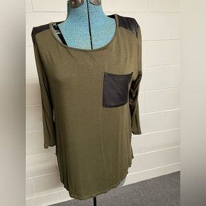 Olive & Oak Women's Round Neck Top Size M